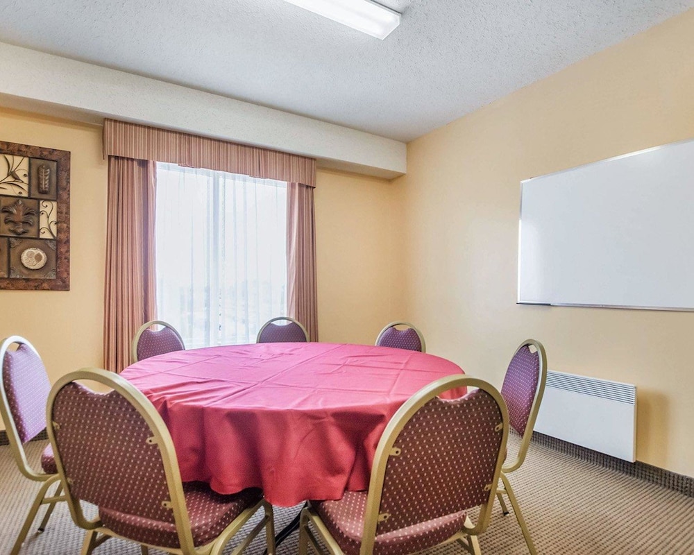 Comfort Inn Sturgeon Falls 37/40