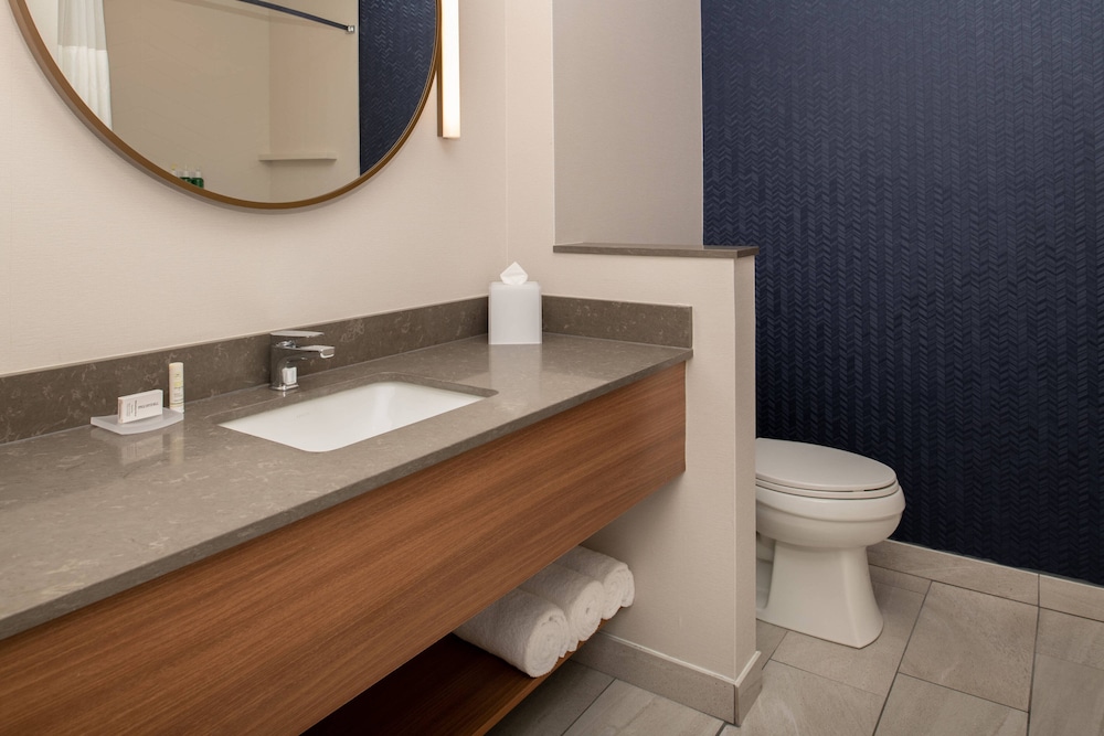 Fairfield Inn & Suites By Marriott Wenatchee 13/38