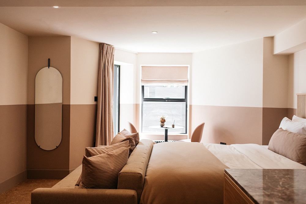 Port Hotel Eastbourne 22/58