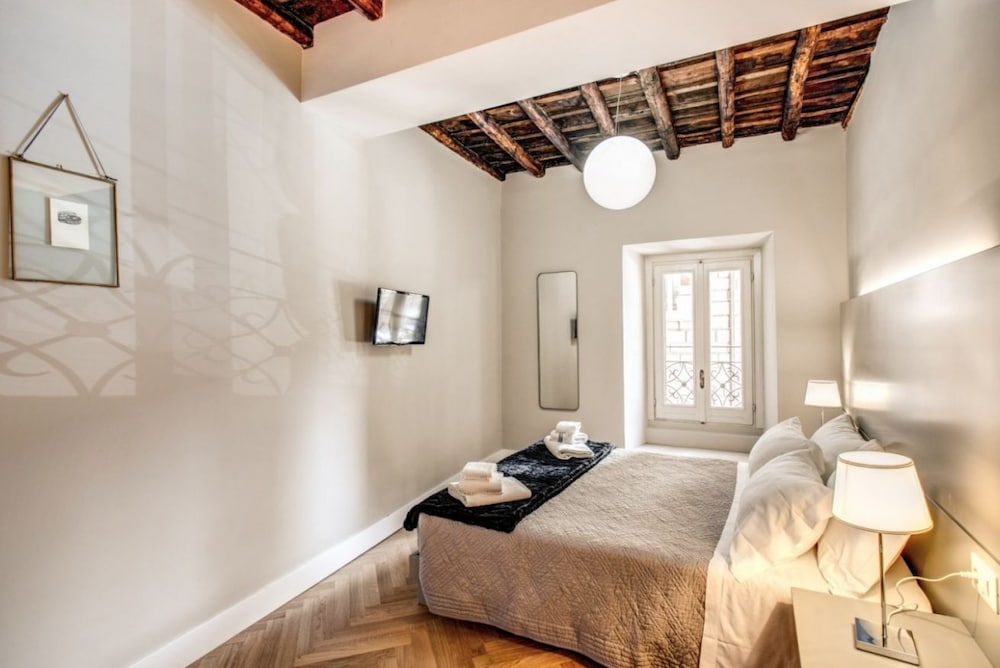 Trevi Fountain Superior 3 bdr apartment 22/49