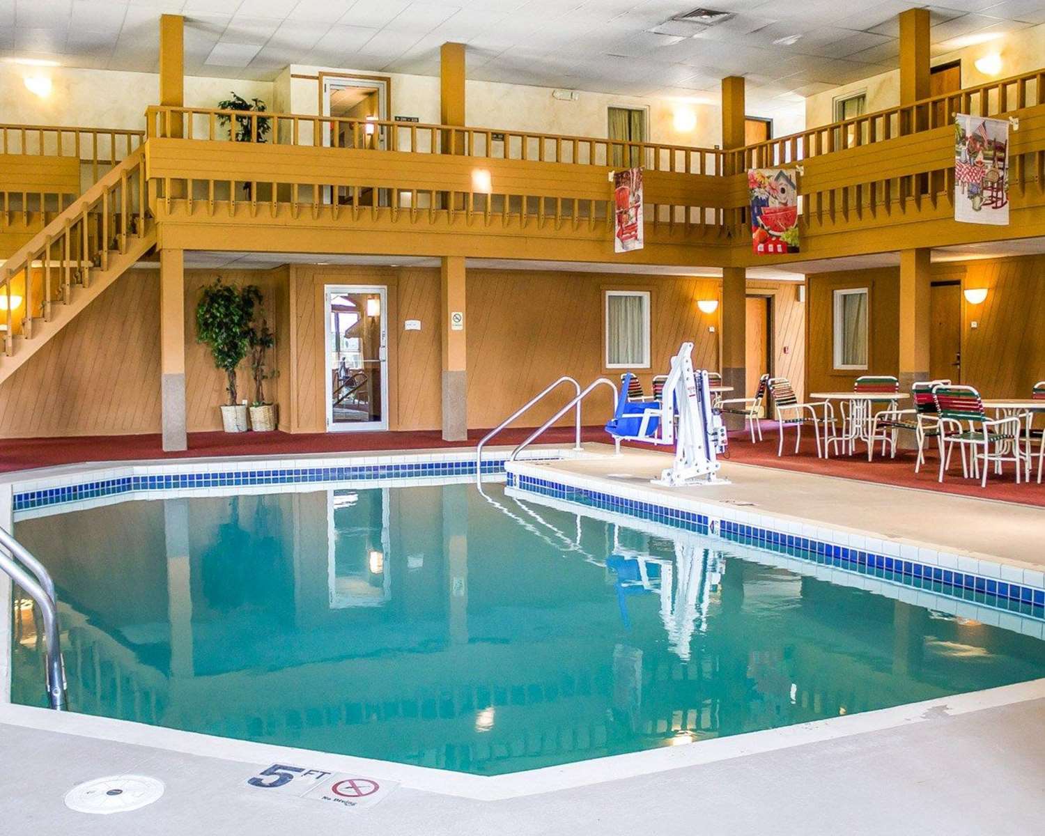 Quality Inn Mauston I-90 3/31