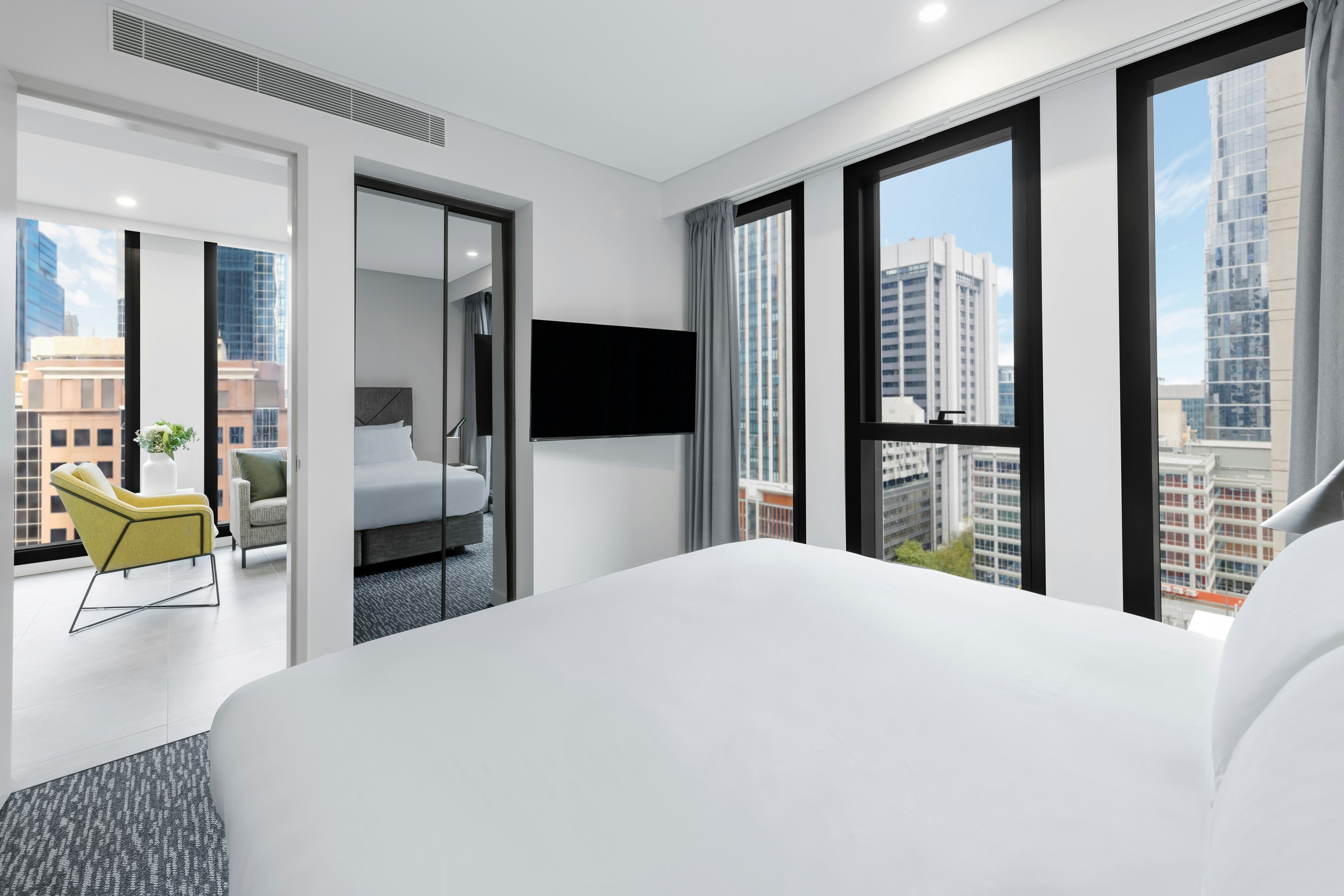 Meriton Suites Melbourne 18/50