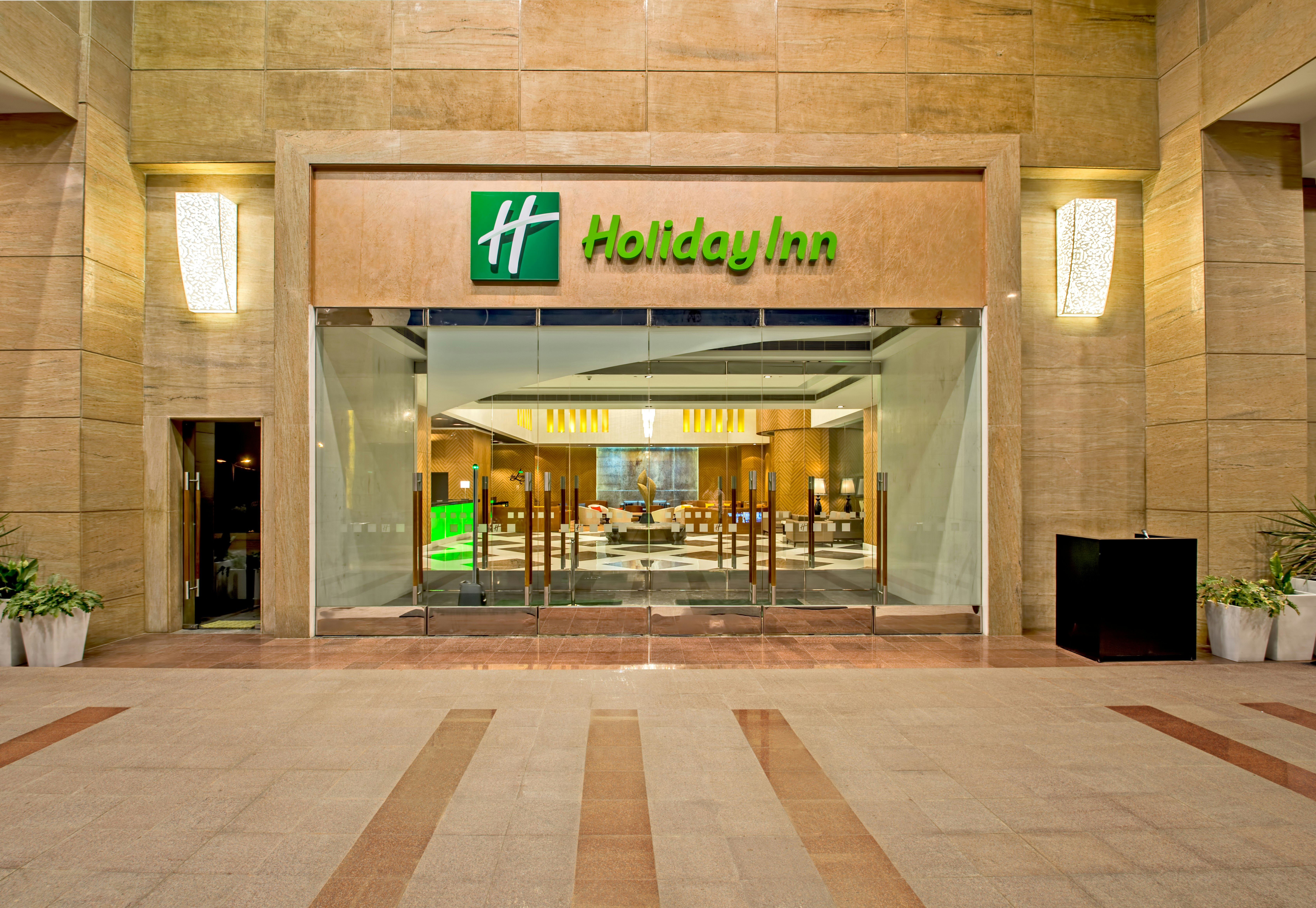 HOLIDAY INN AMRITSAR RANJIT AVENUE 7/44