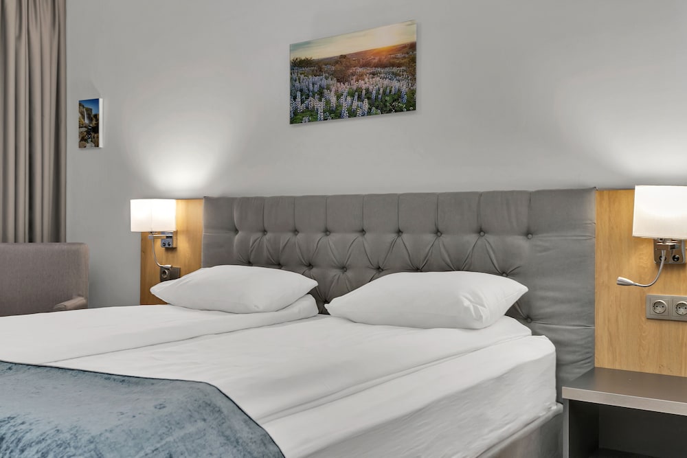 Standard, King Bed, Aurora Hotel At Reykjavik-Keflavik Airport Terminal Kef 3/10