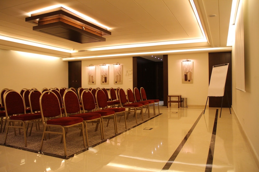MARKAZIA SUITES 69/78