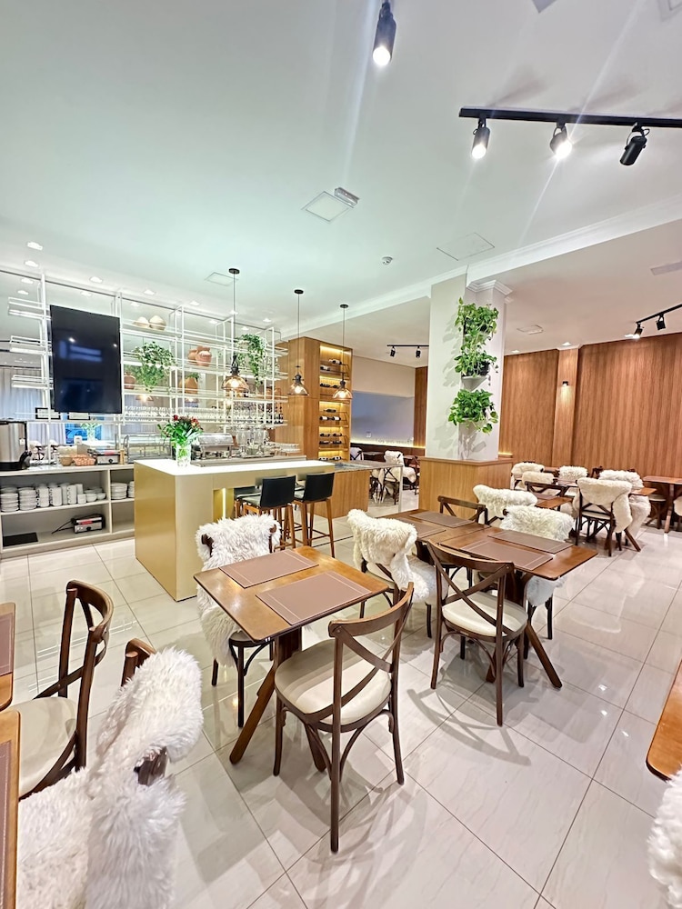 ZALLON HOTEL EXECUTIVE 36/53