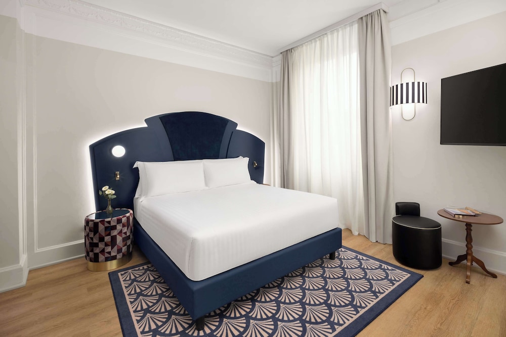 DELUXE, KING BED, TERRACE