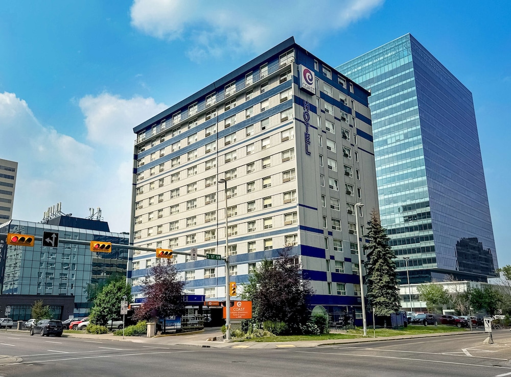 Coast Calgary Downtown Hotel and Suites by APA 57/61