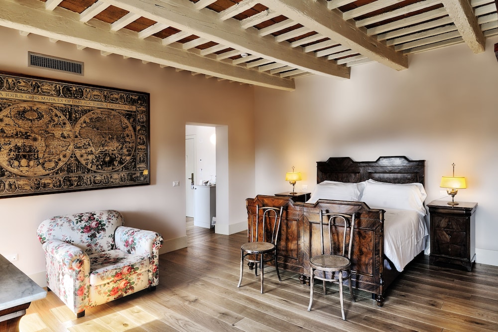 CASTELLO DI MONTERADO 36/50