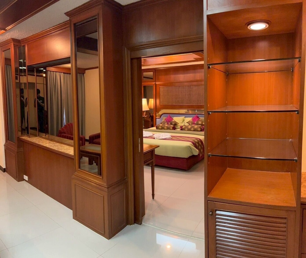 Camelot Hotel Pattaya 27/50