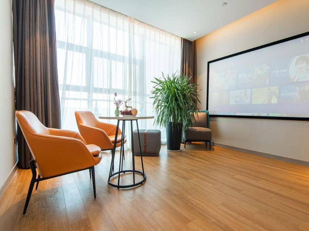 Magnotel (Tongxiang Shimao Center) 36/49