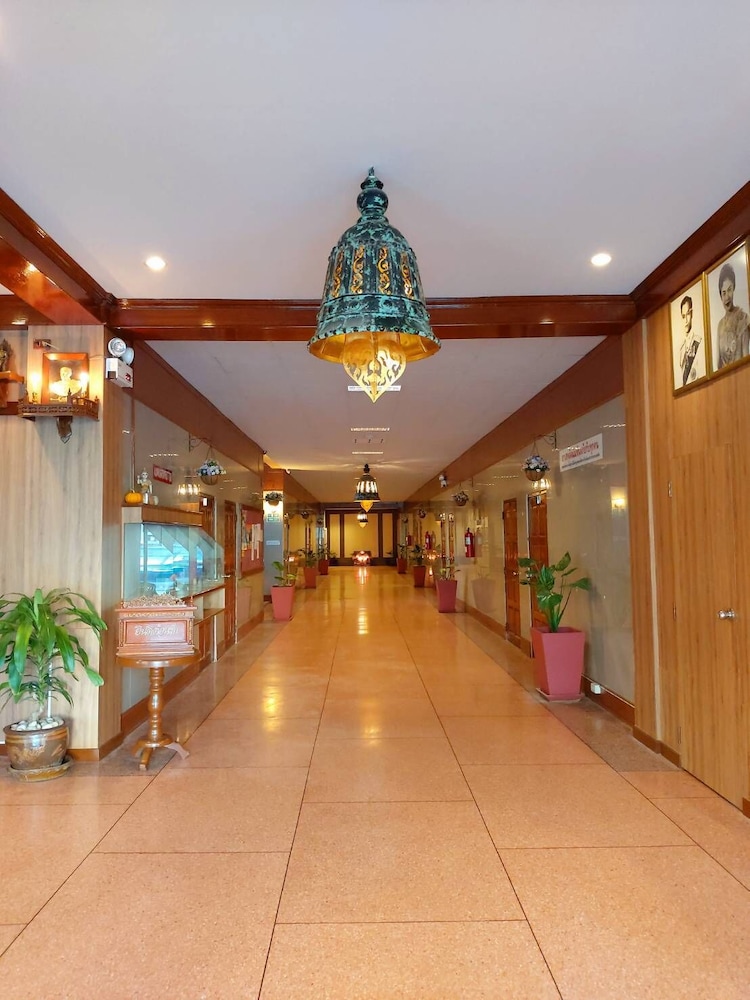 SURIWONG CHUMPHON HOTEL 20/59