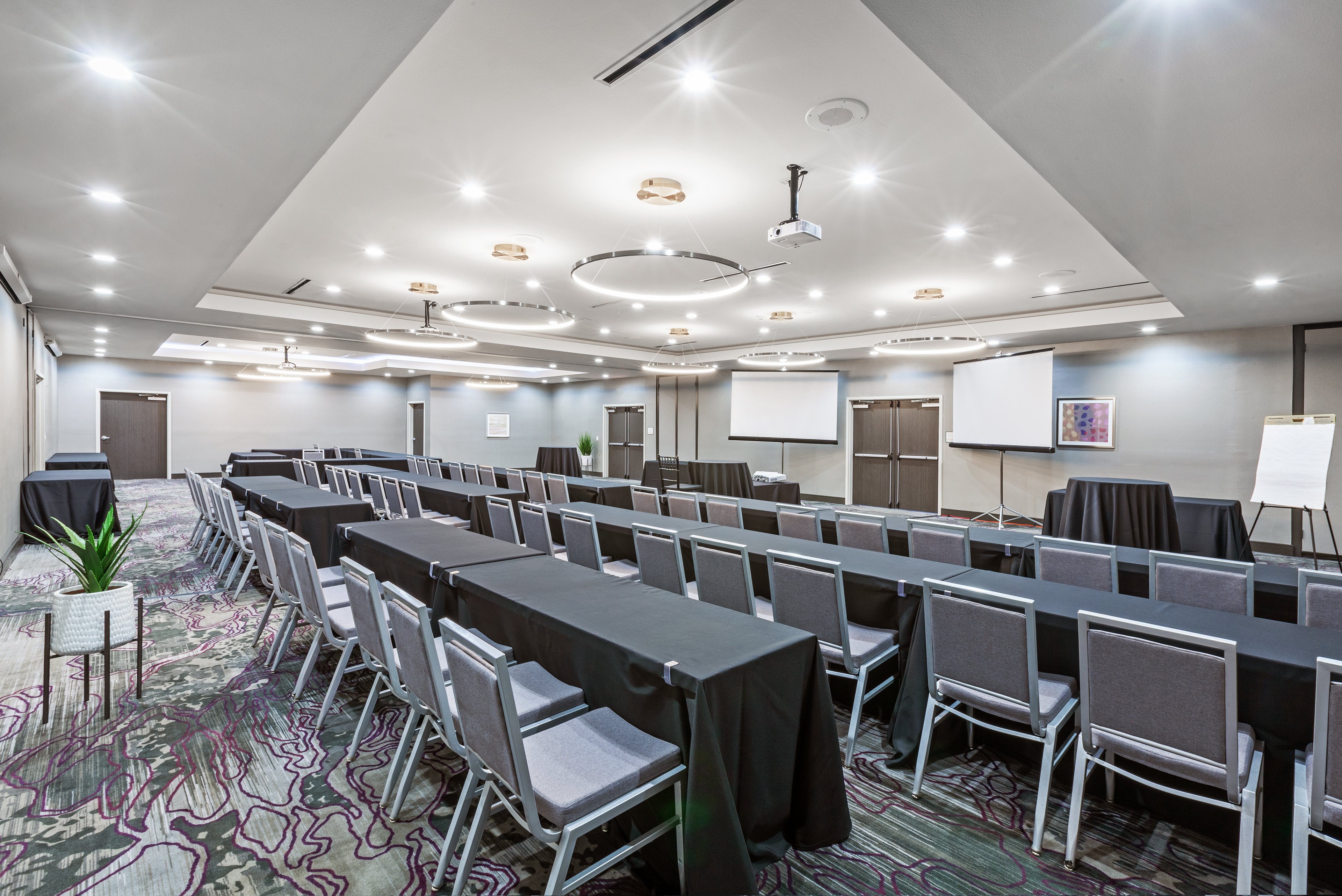 Holiday Inn Lubbock South 53/54