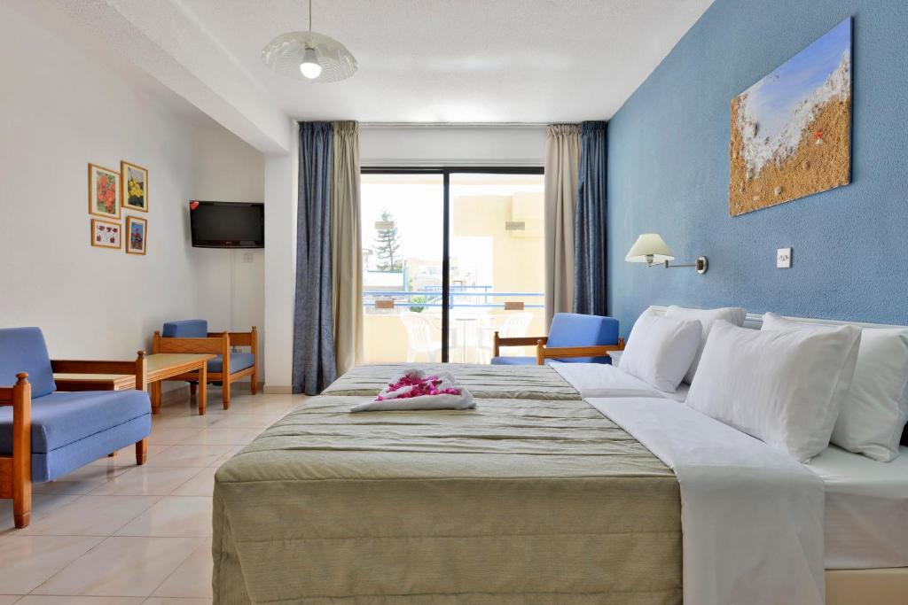 Apartment, Inland View