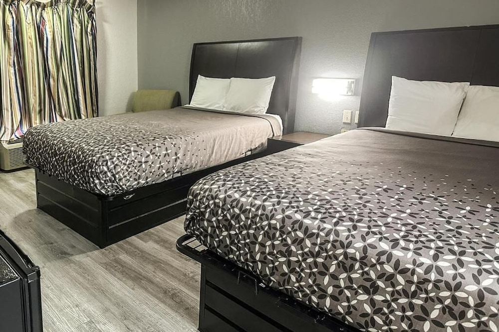 Regal Inn Guntersville Hwy 431 16/50
