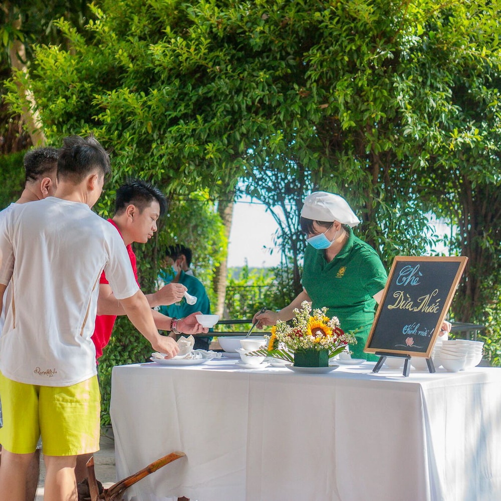 Ben Tre Riverside Resort 12/71