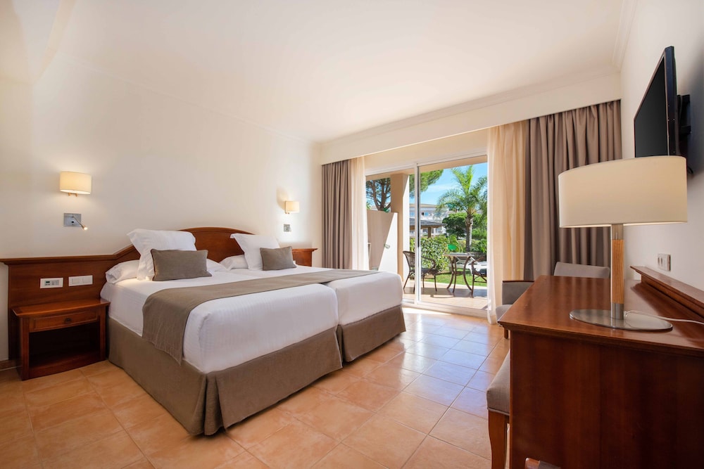 Garden, Standard, King Bed, Ground Floor