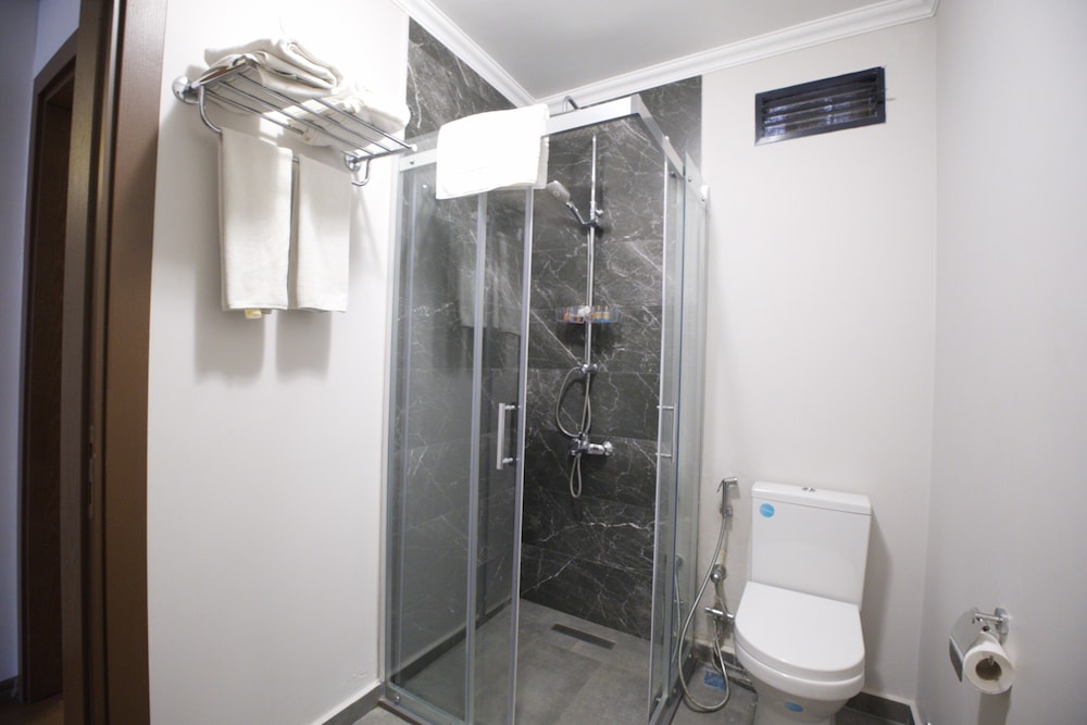Belle Maison Hotel Residence 31/33
