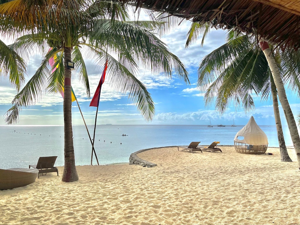 Coco Grove Beach Resort 46/50