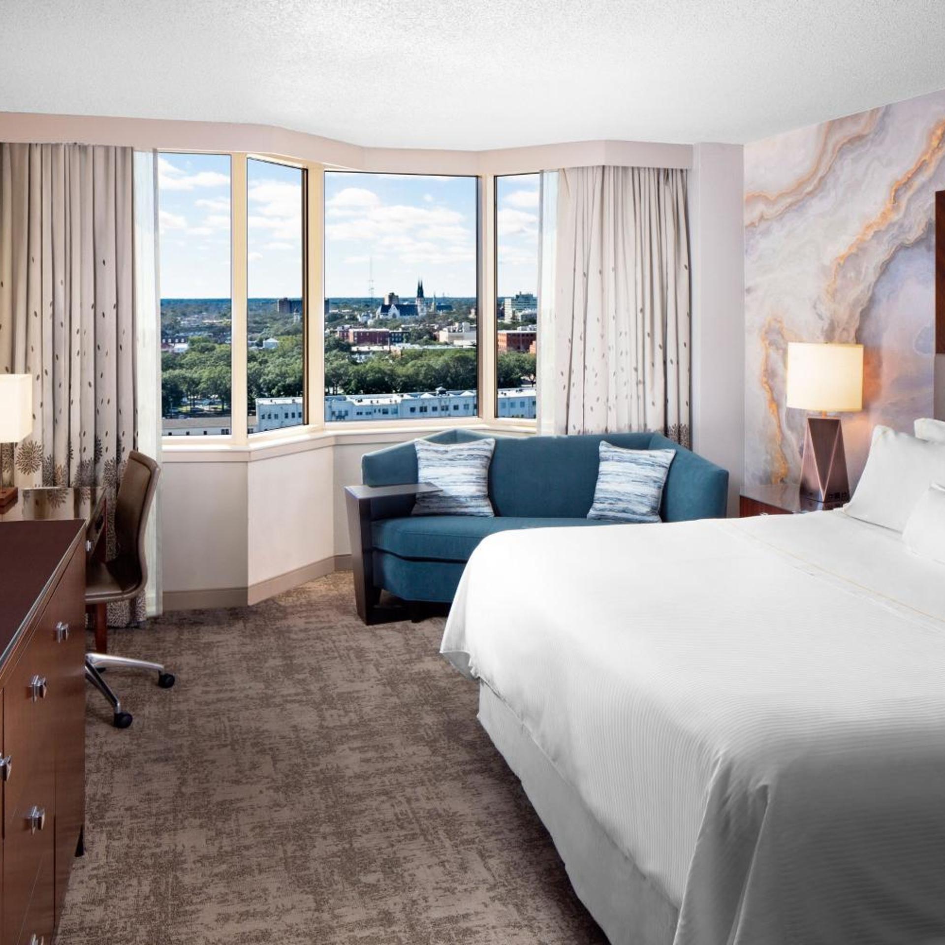 Savannah, Guest Room, King Bed, River View