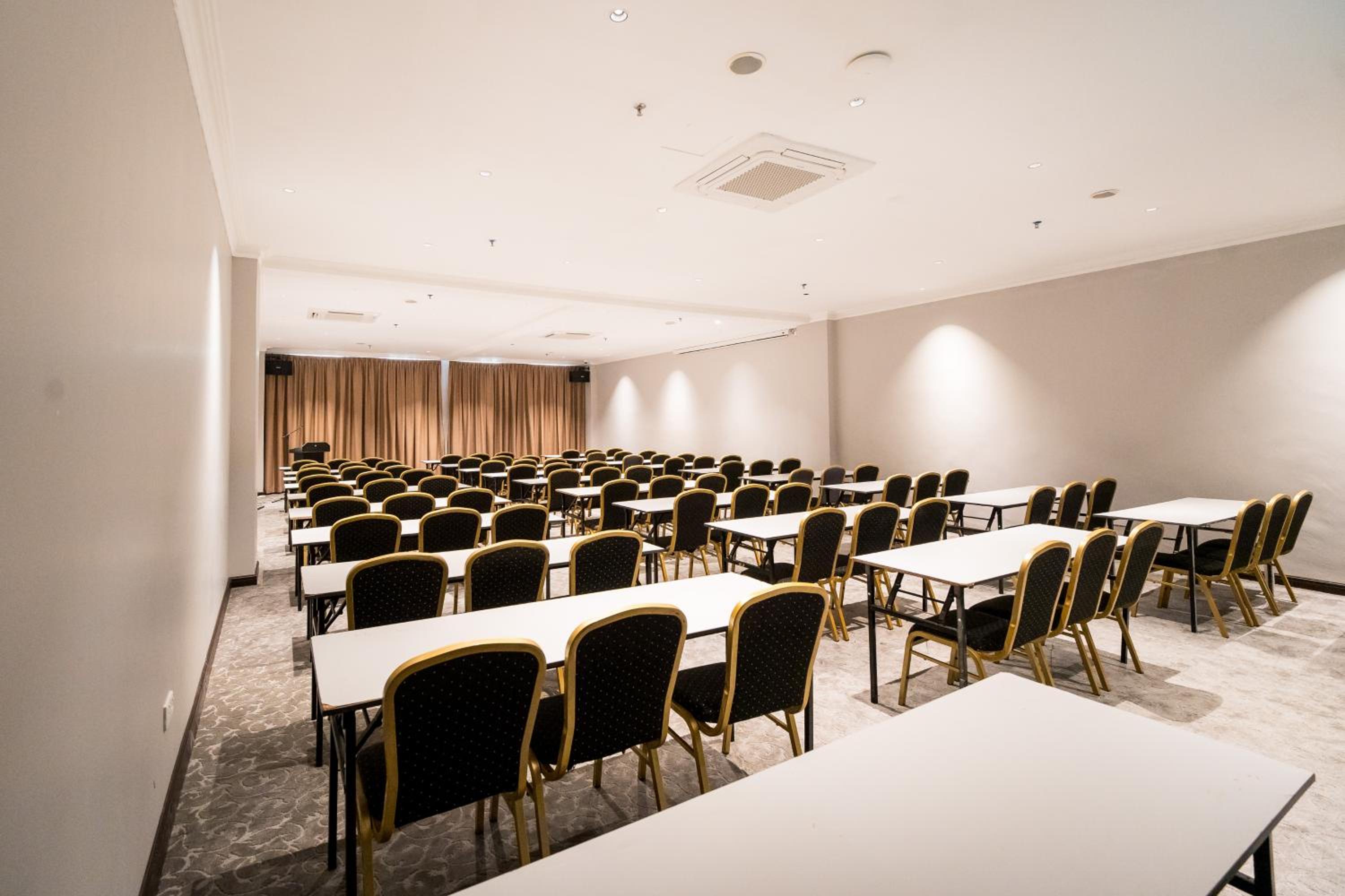 Kingston Hotel 17 AT Dataran Pahlawan 22/29