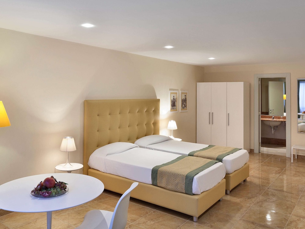 Mercure Villa Romanazzi Carducci 18/76