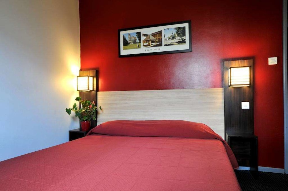 BRIT HOTEL SAINT-QUENTIN 6/53