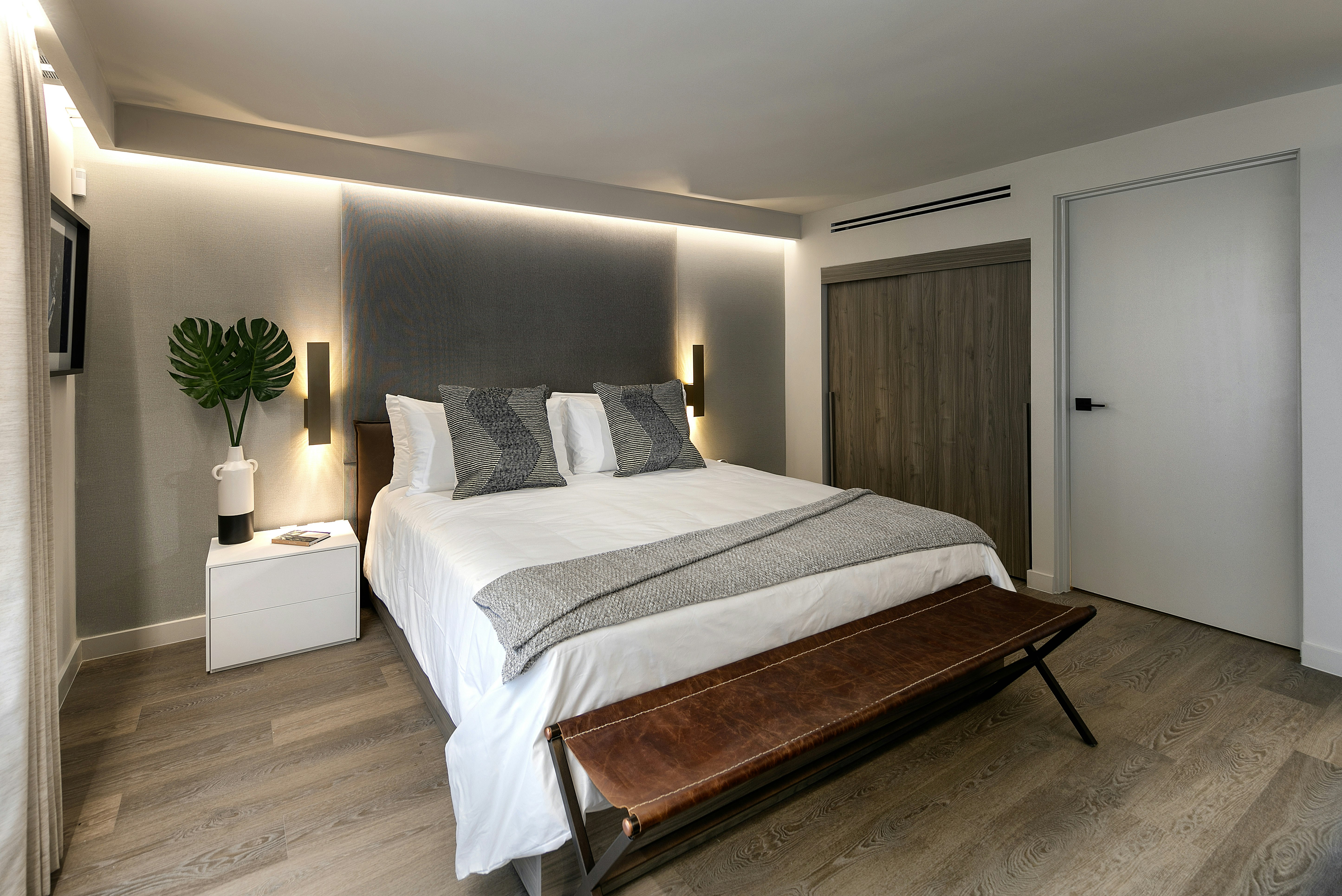 La Jolla Cove Suites 17/65