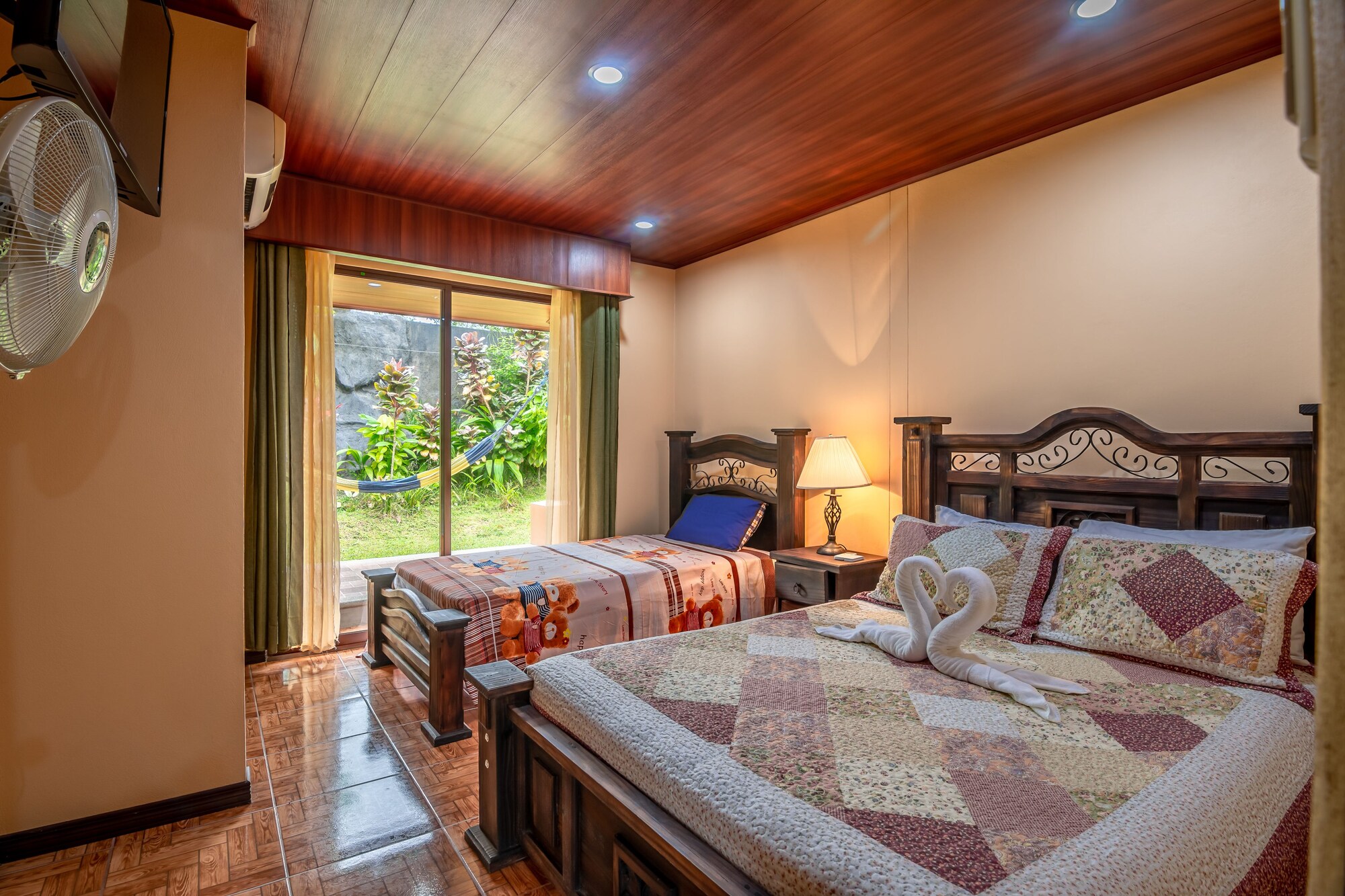 2 BEDROOMS, SUPERIOR, VILLA