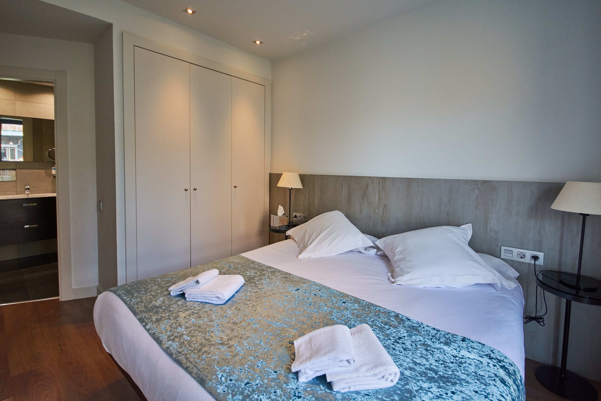 2 BEDROOMS, APARTMENT