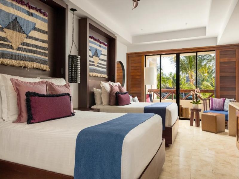 Preferred Club, Swim Out, Junior Suite, Pool View
