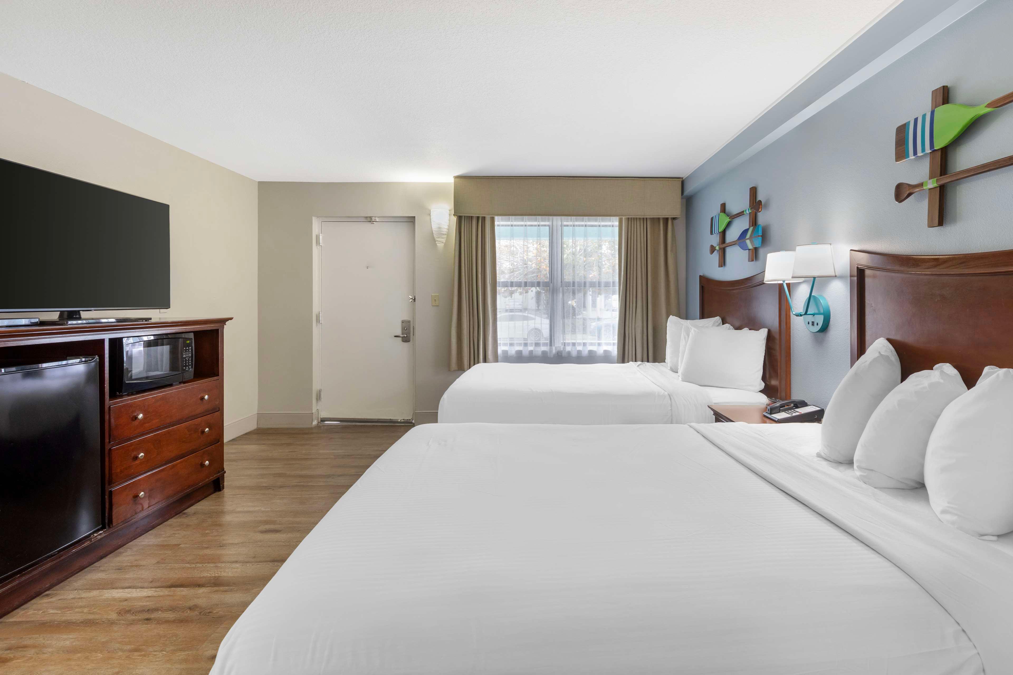 Exterior, Garden, Courtyard, 2 Queen Beds, Terrace