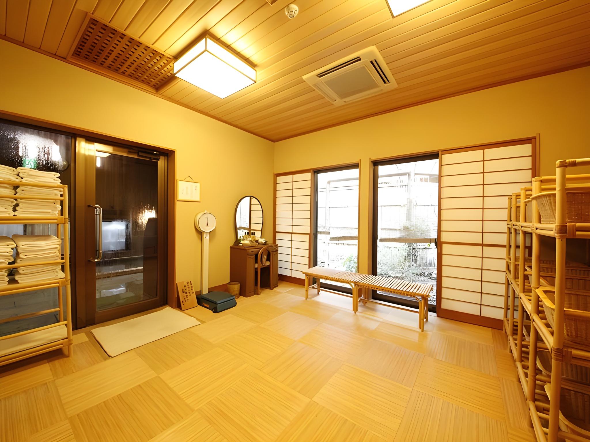 Bessyo Onsen Kannonsama Tonari Kashiwaya Honten 13/30