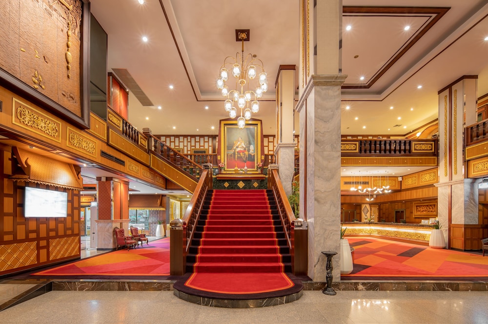 Alexander Hotel 5/50