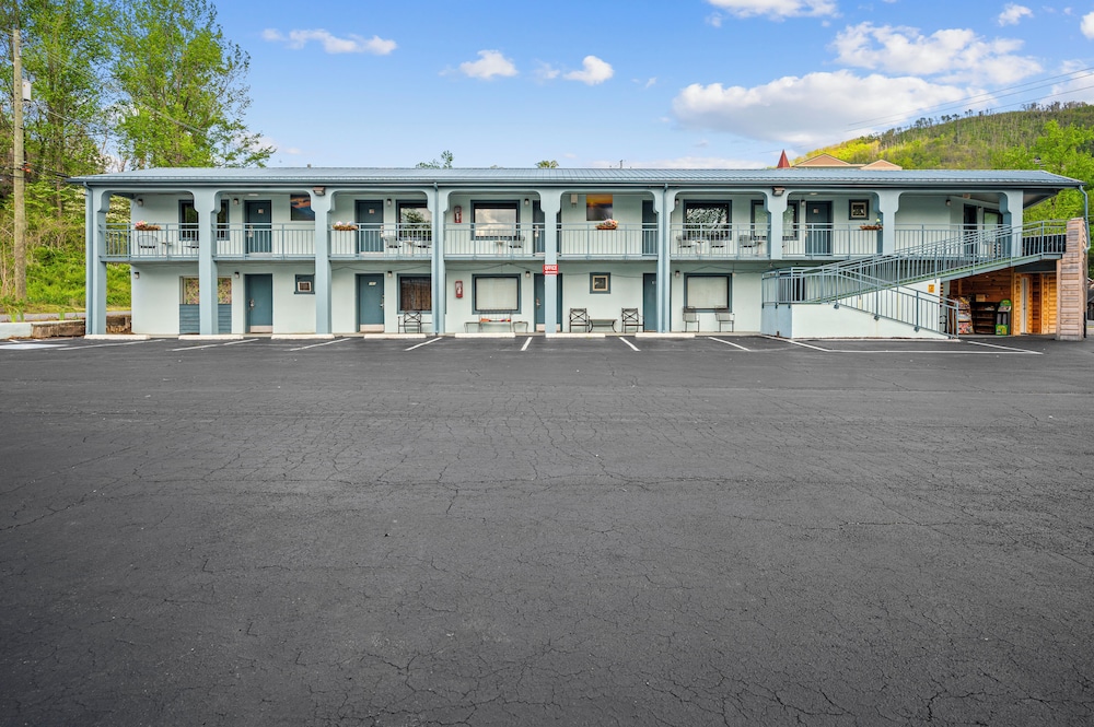 Country Town N Suites 2/65
