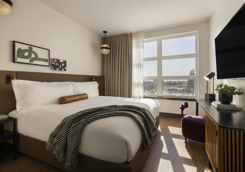Urban, King Bed، Kissel Uptown Oakland, in the Unbound Collection by Hyatt 3/8