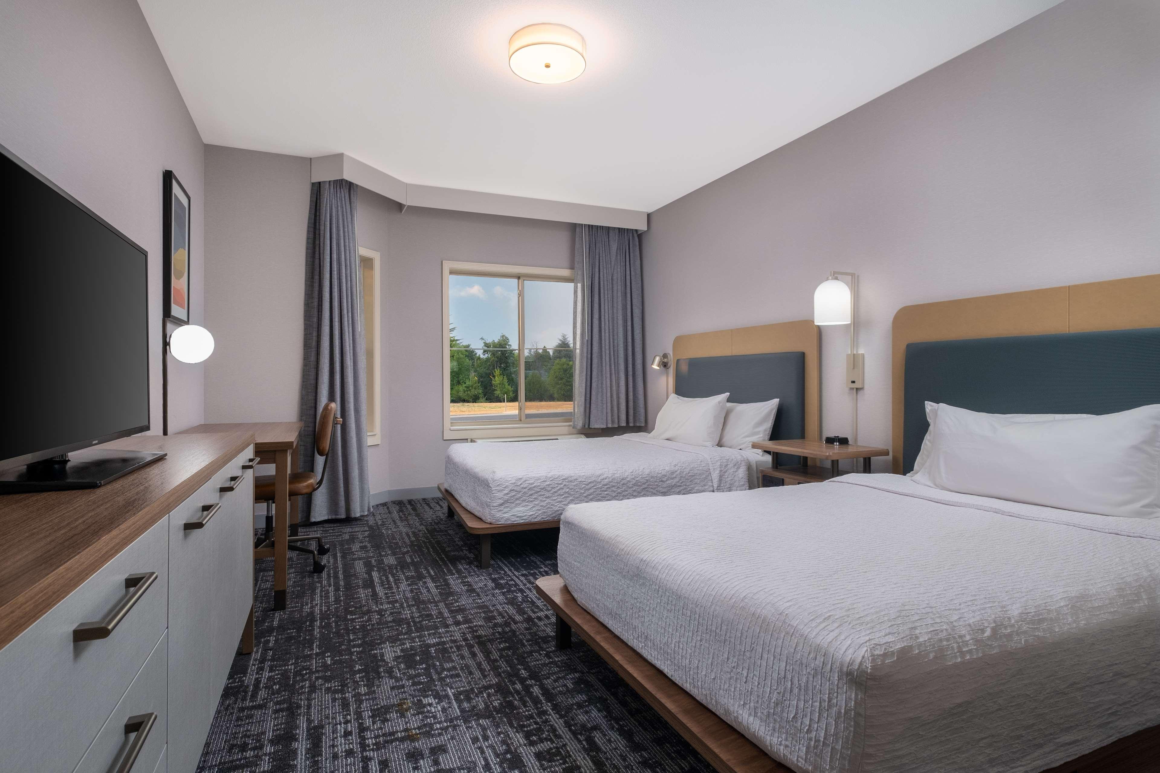 Suite, 1 King or 2 Queen Beds