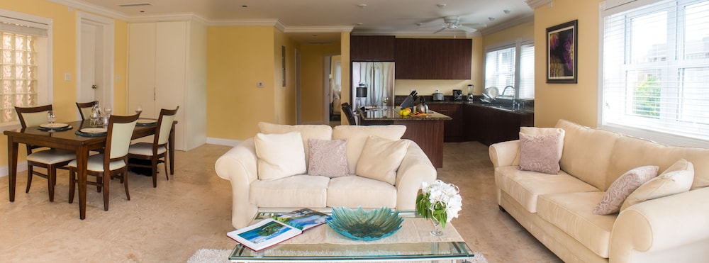 The Hamilton Beach Villas & Spa 19/50