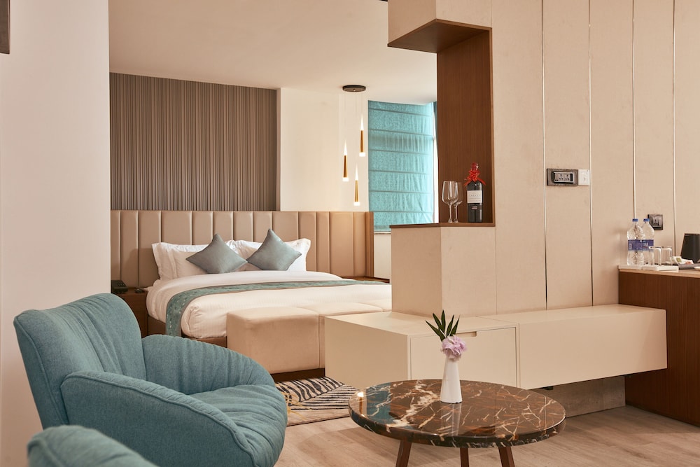 Indreni Suites Hotel 30/36