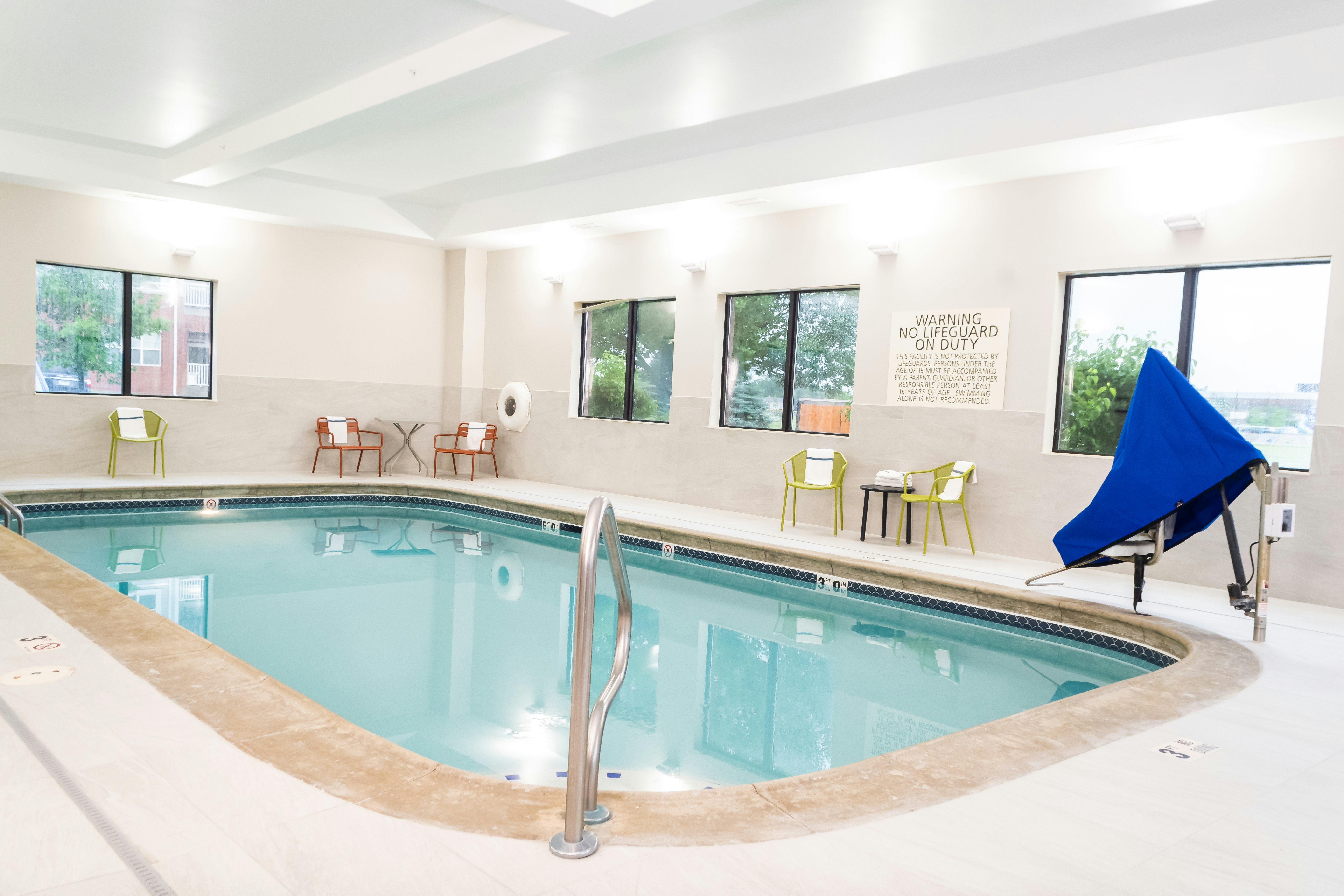 Hampton Inn Suites Addison 28/58
