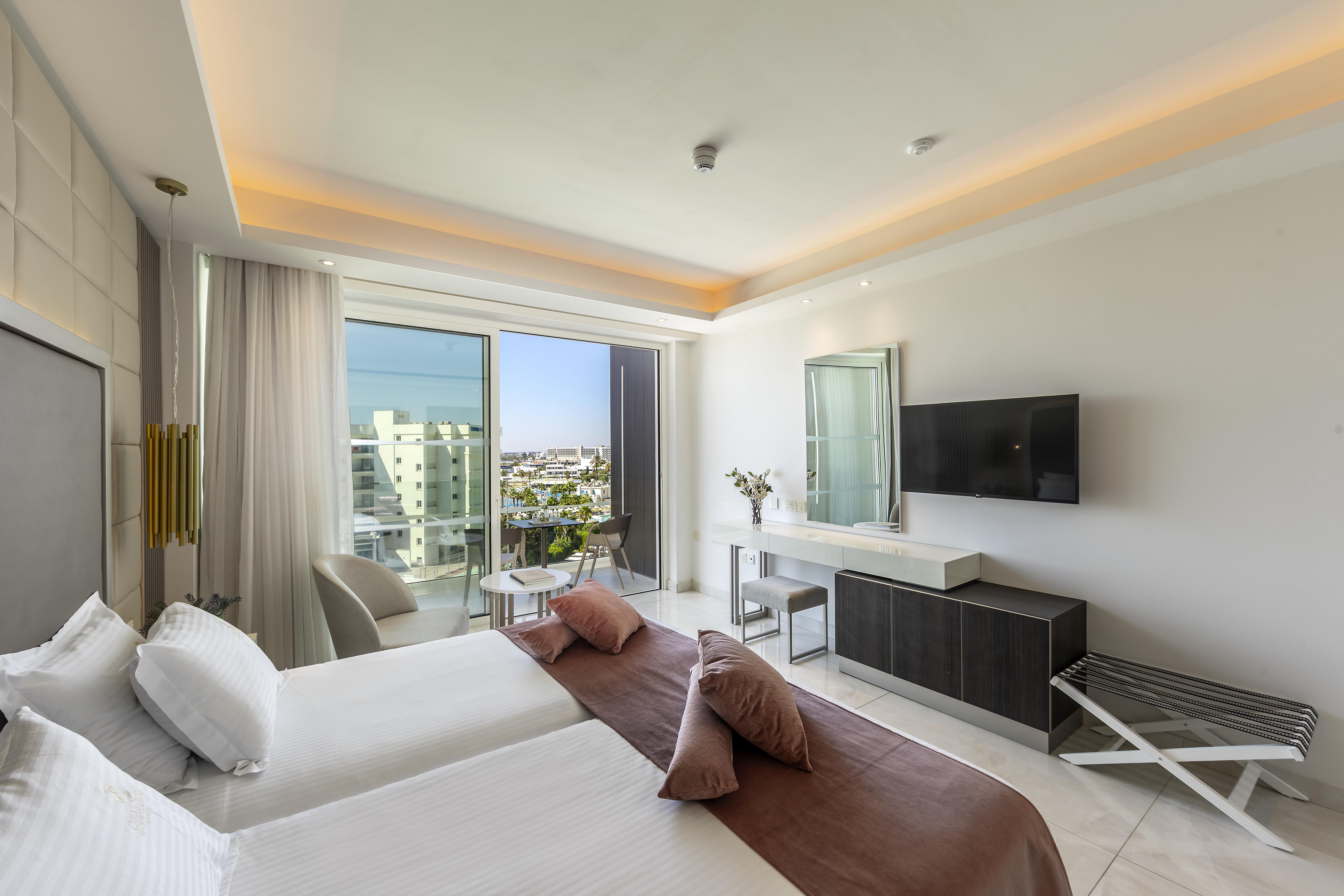 Superior, Side Sea View, Balcony