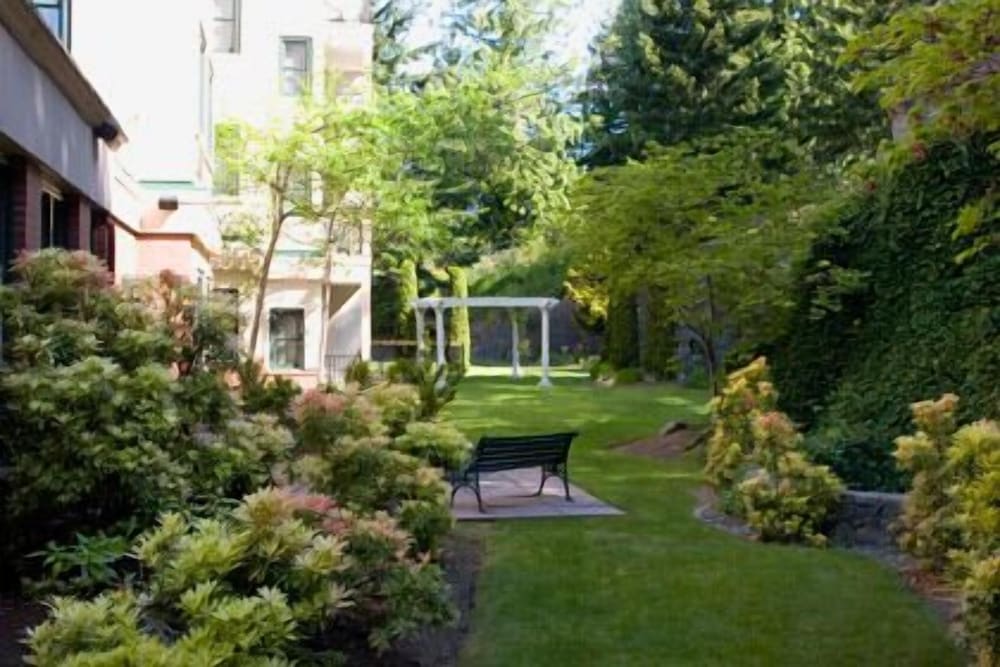 The Grand Hotel Nanaimo 58/63