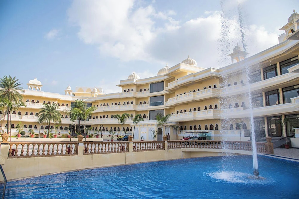 HOTEL LABH GARH PALACE 6/55