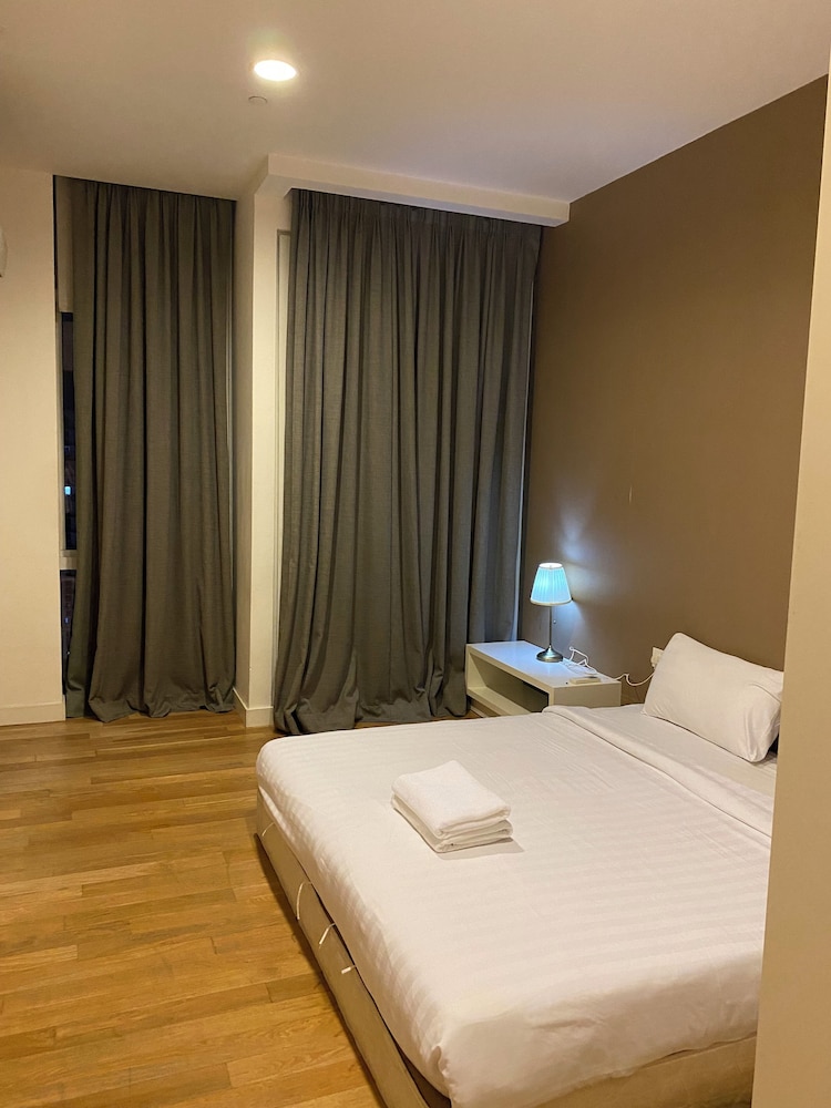 Platinum Service Suites KLCC 24/50