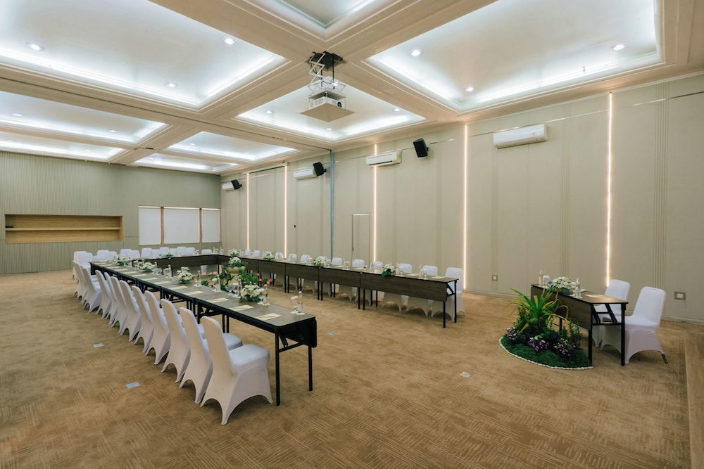 Grand Istana Rama Hotel 68/76