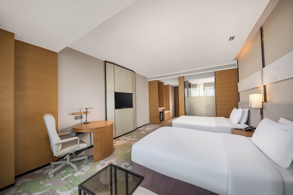 HOLIDAY INN NANJING HARBOUR 24/76