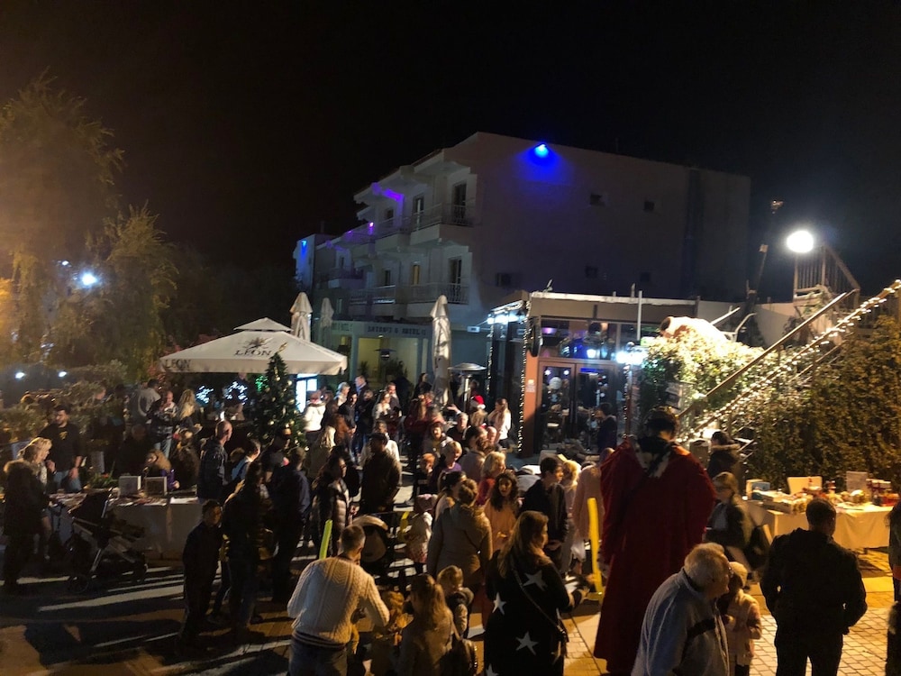 Antonis G Hotel Apartments 45/50