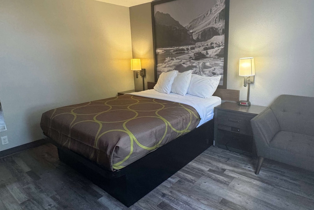 Super 8 by Wyndham Great Falls City Center 12/49