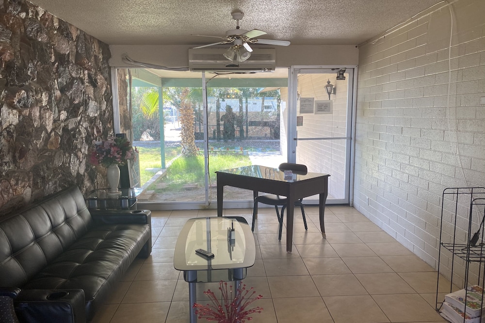 Hotel Yuma AZ Desert Grove 34/47