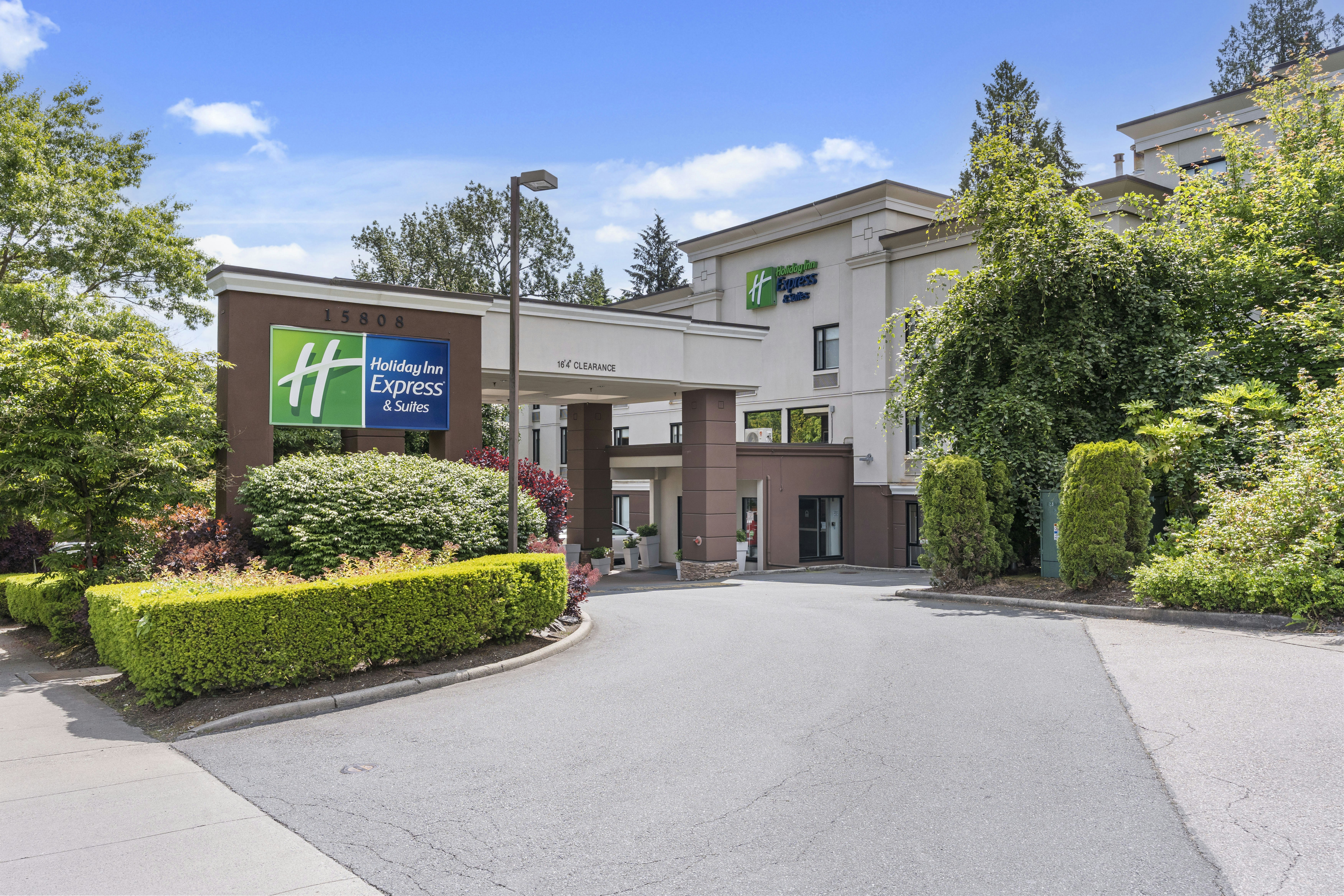 Holiday Inn Express Suites Surrey 43/50